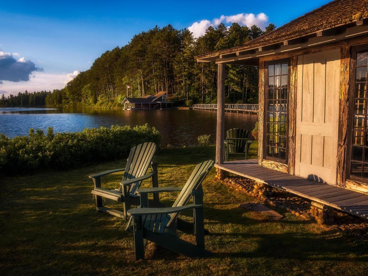 Hotel White Pine Camp à Paul Smiths Extérieur photo